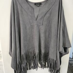 Karen Kane Seude Fringe Poncho Sz M/L $22